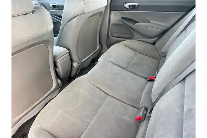 $10899 : Honda Civic 2008 LX 4dr Seda image 5