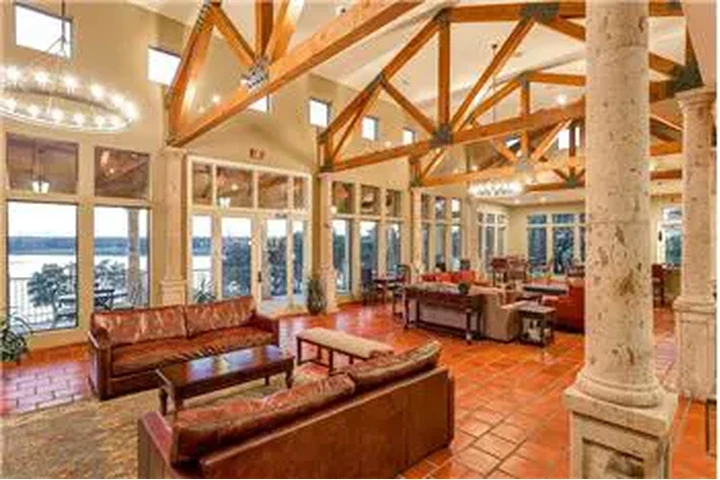 $1635 : Rental property with 1 bedro image 3