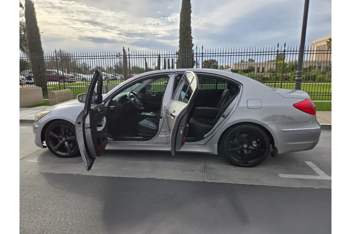 $9950 : 2012 Genesis image 4