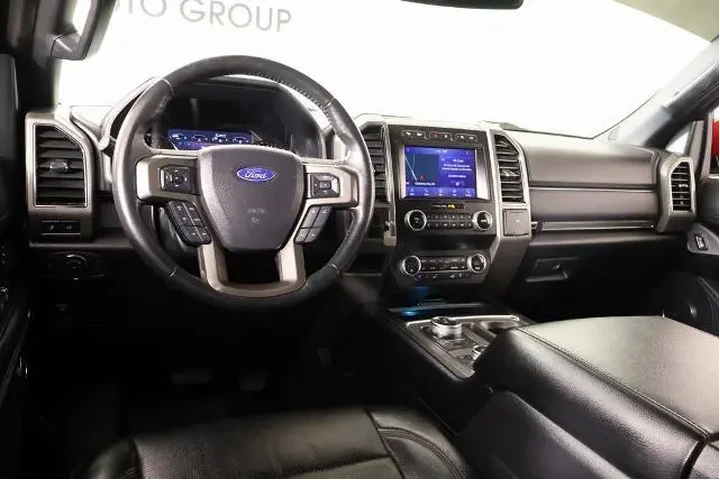 $33844 : Ford Expedition 2020 4x4 XLT image 2