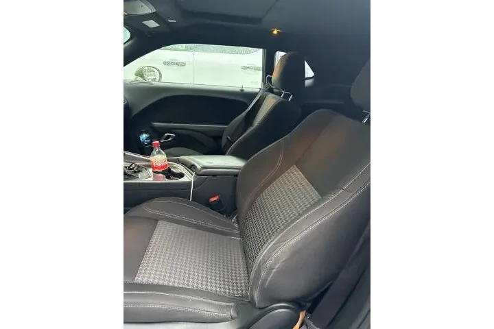 $20000 : Dodge Challenger 2020 SXT 2d image 5