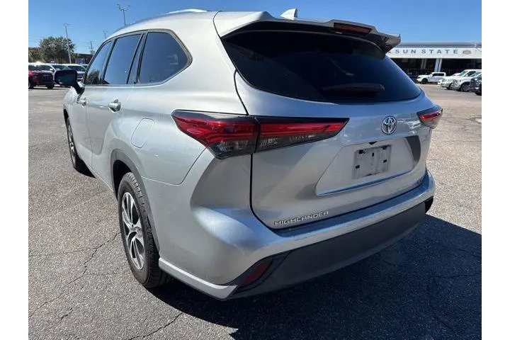 $24895 : Toyota Highlander 2021 XLE 4 image 7