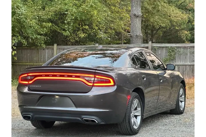 $11550 : 2015 Charger SE image 8