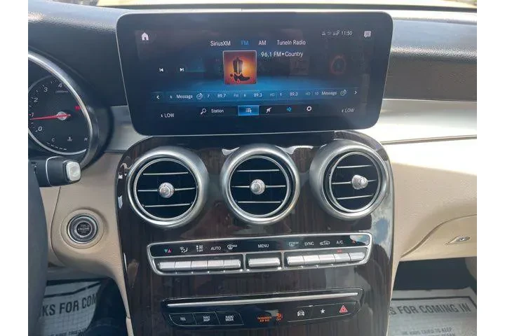 $27995 : Mercedes-Benz GLC 2022 GLC 3 image 5