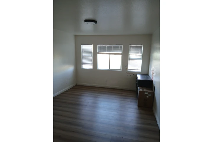 $1100 : Cuarto amplio en renta $ 1100 image 4