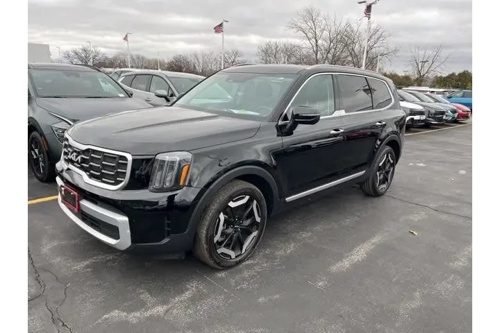 $31988 : Kia Telluride 2023 S 4dr SUV image 1