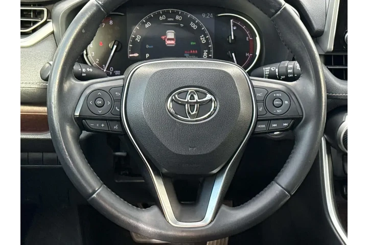 $27870 : Toyota RAV4 2019 Limited 4dr image 10