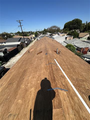 Roofing pro service image 2