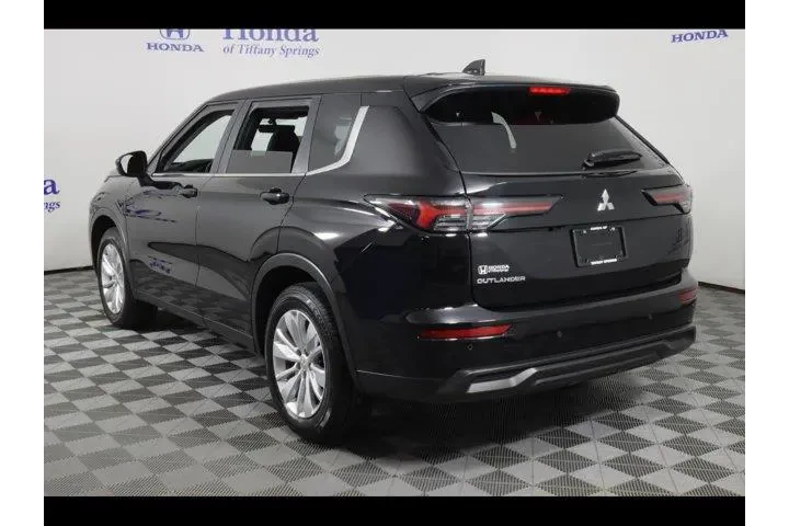 $26975 : Mitsubishi Outlander 2025 AW image 5