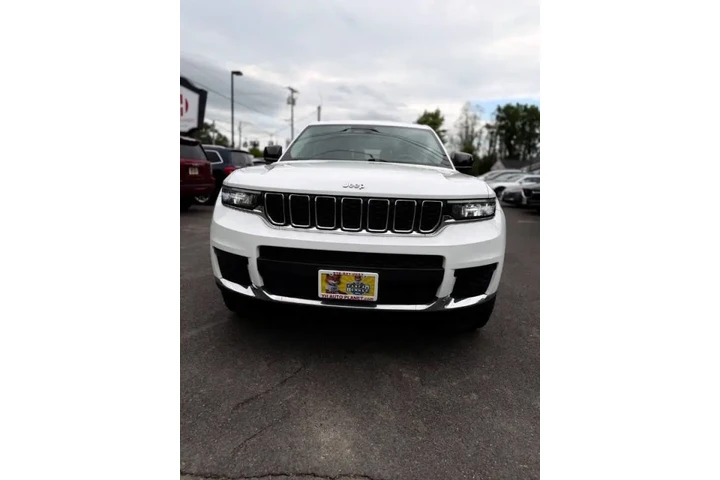 $23995 : 2021 Grand Cherokee L Laredo image 5