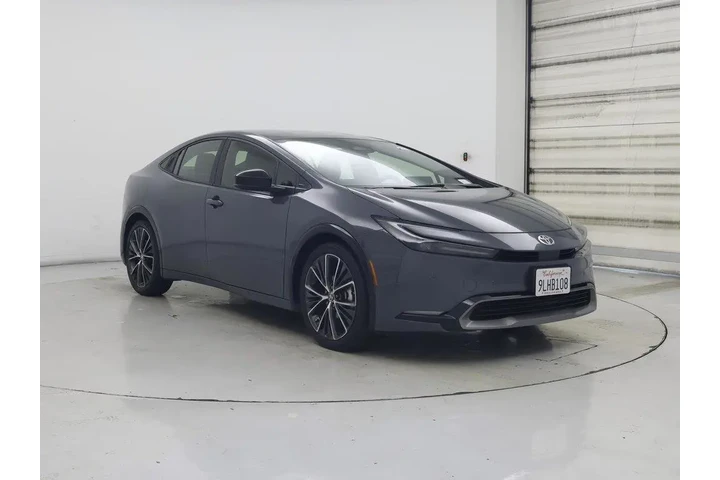 $29998 : Toyota Prius 2024 XLE 4dr Ha image 1