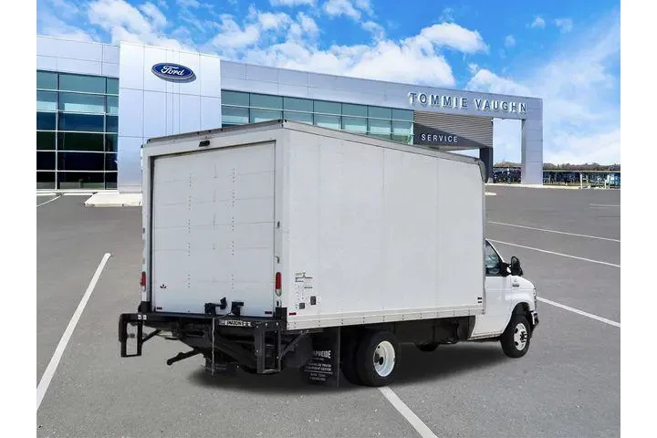 $19995 : Ford E-Series 2022 E-350 SD image 4