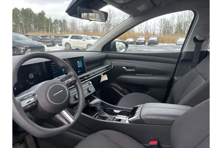 $27904 : Hyundai TUCSON 2025 AWD SE 4 image 3