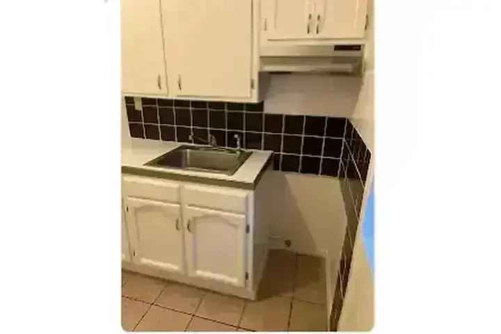 L.A. FIGUEROA/ IMPERIAL  APTO image 2