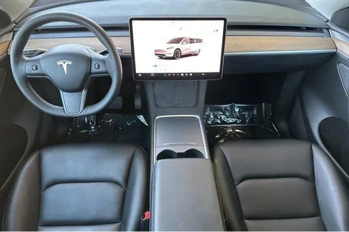 $32976 : Tesla Model Y 2023 AWD 4dr C image 10