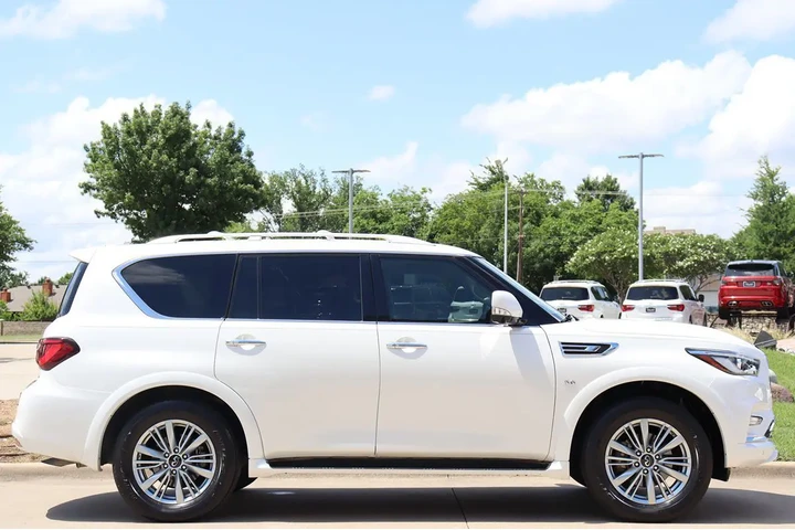 $28550 : 2019 QX80 LUXE image 8