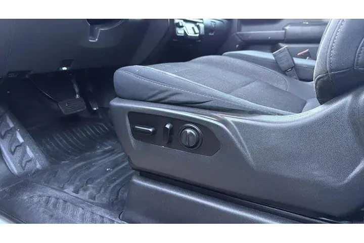 $29085 : Chevrolet Silverado 1500 202 image 4