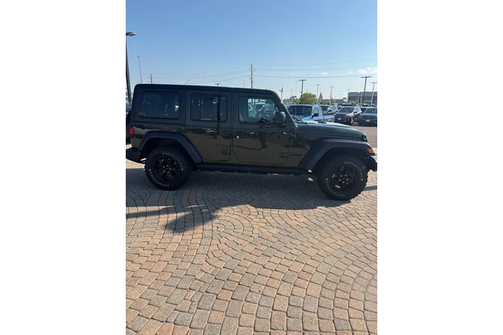$31998 : 2021 Wrangler Unlimited Willys image 4