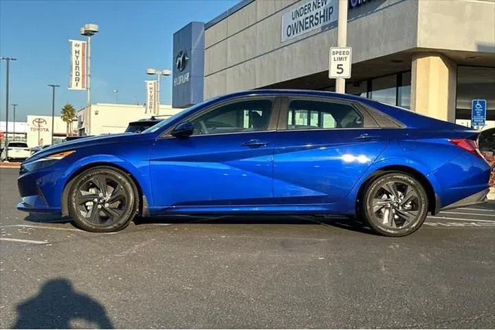 $18594 : Hyundai ELANTRA 2023 SEL 4dr image 6