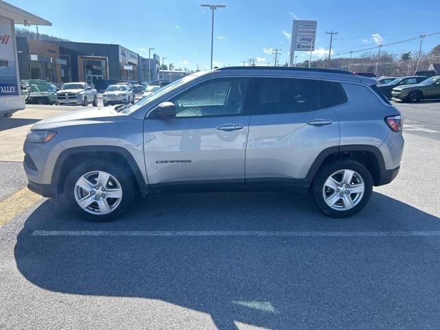 $21994 : PRE-OWNED 2022 JEEP COMPASS L image 2