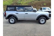 $35986 : Ford Bronco 2023 4x4 Base 4d thumbnail