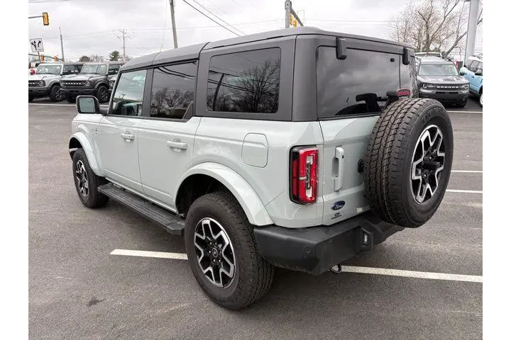 $39995 : Ford Bronco 2022 4x4 Base 4d image 5