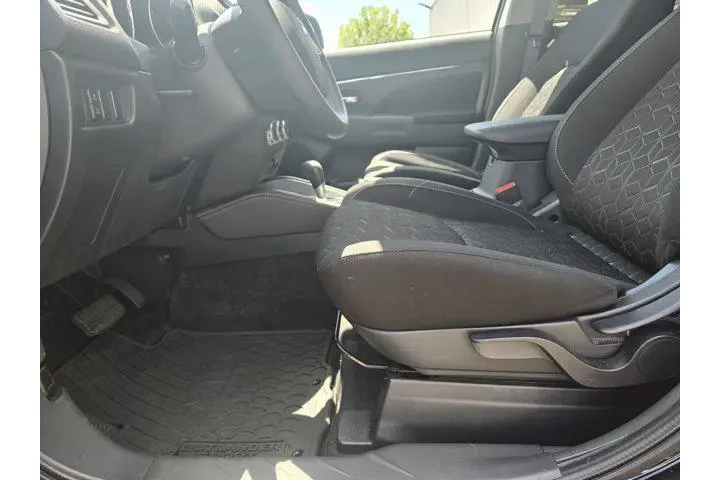 $23500 : Mitsubishi Outlander Sport 2 image 6