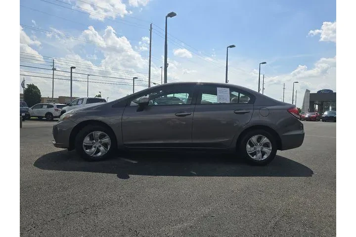 $10805 : Honda Civic 2013 LX 4dr Seda image 8