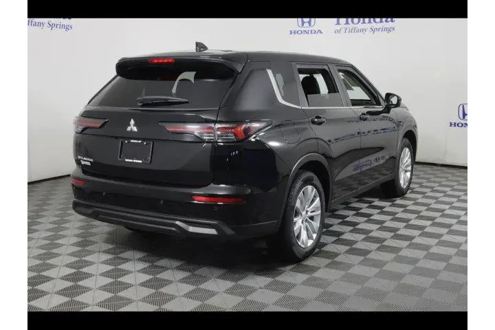 $27875 : Mitsubishi Outlander 2025 AW image 7