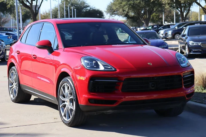 $51998 : 2023 Cayenne image 3