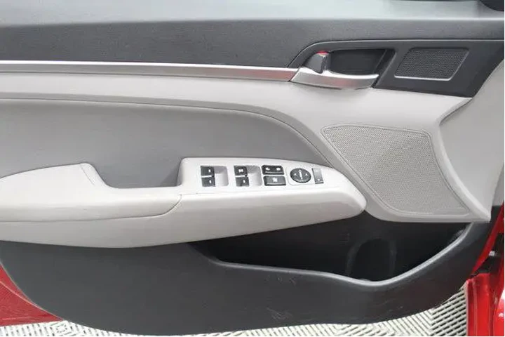 $12981 : Hyundai ELANTRA 2020 SEL 4dr image 3