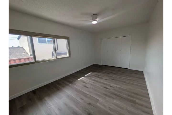 $1899 : 2Bed 1Bath Apt Los Angeles image 5