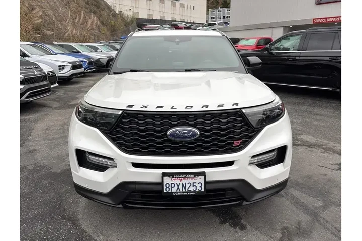 $28388 : Ford Explorer 2020 AWD ST 4d image 2