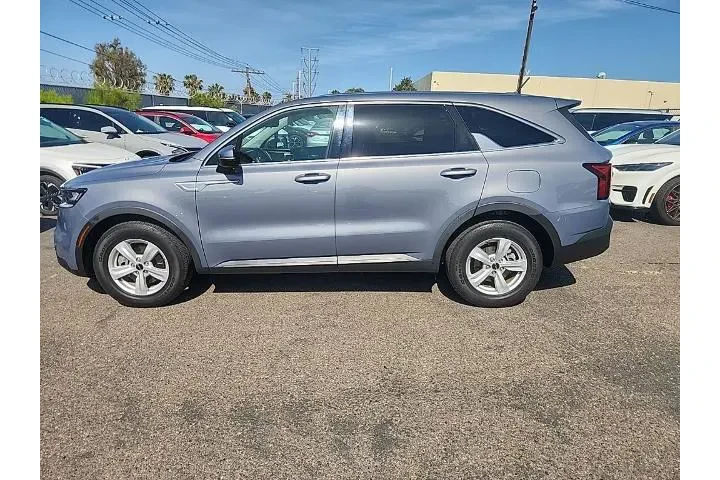 $24991 : Kia Sorento 2023 LX 4dr SUV image 10