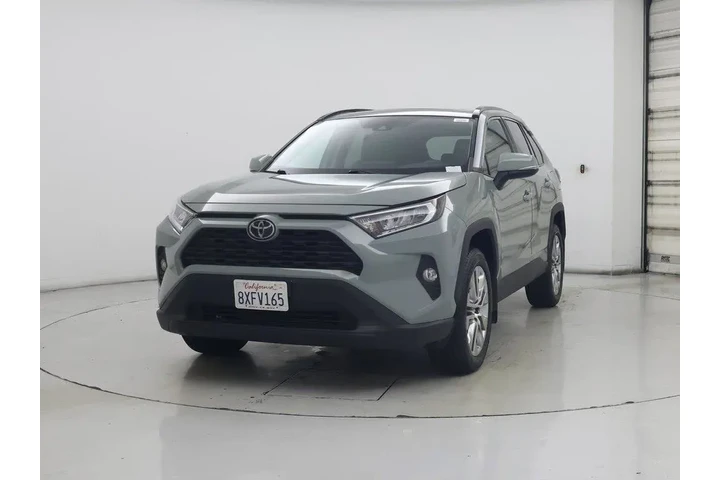 $29998 : Toyota RAV4 2021 AWD XLE Pre image 4