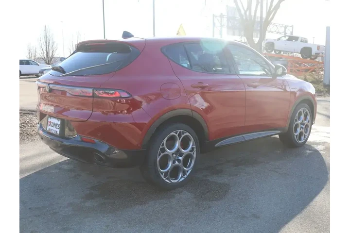 $24877 : Alfa Romeo Tonale Hybrid 202 image 10