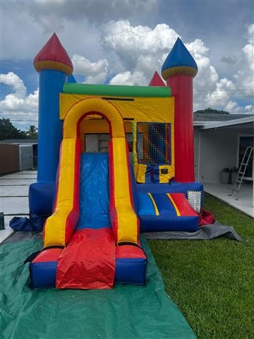 BOUNCE HOUSES AND WATERSLIDES image 4