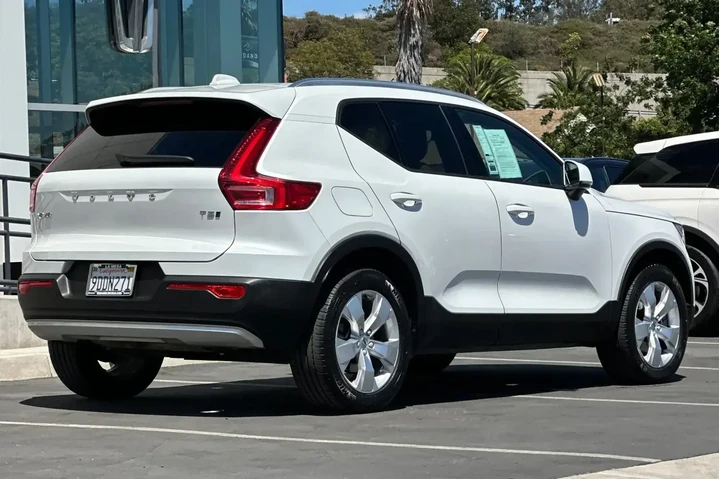 $22900 : Volvo XC40 2022 AWD T5 Momen image 3