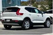 $22900 : Volvo XC40 2022 AWD T5 Momen thumbnail