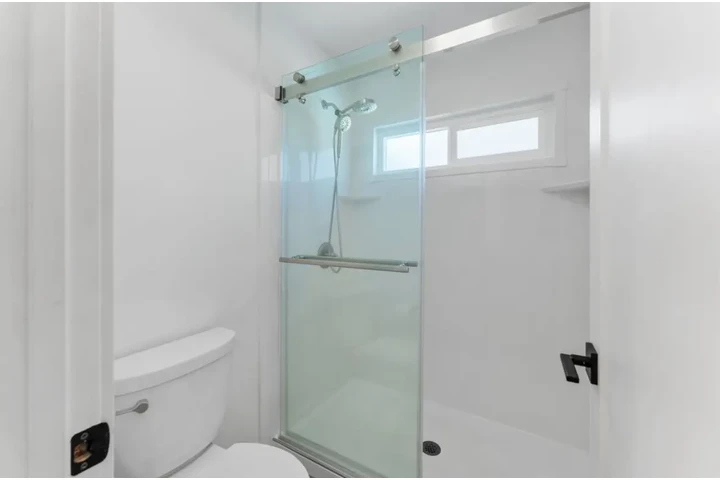 $2480 : 3 Bedroom Home in Inglewood image 10