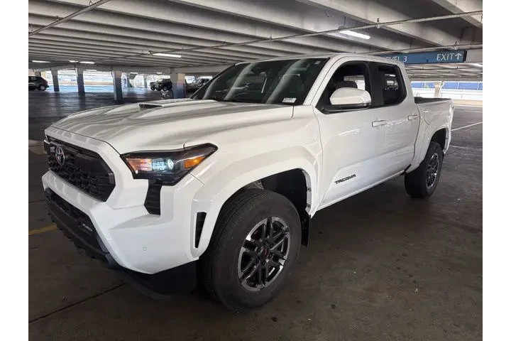 $39995 : Toyota Tacoma 2024 4x4 TRD S image 1