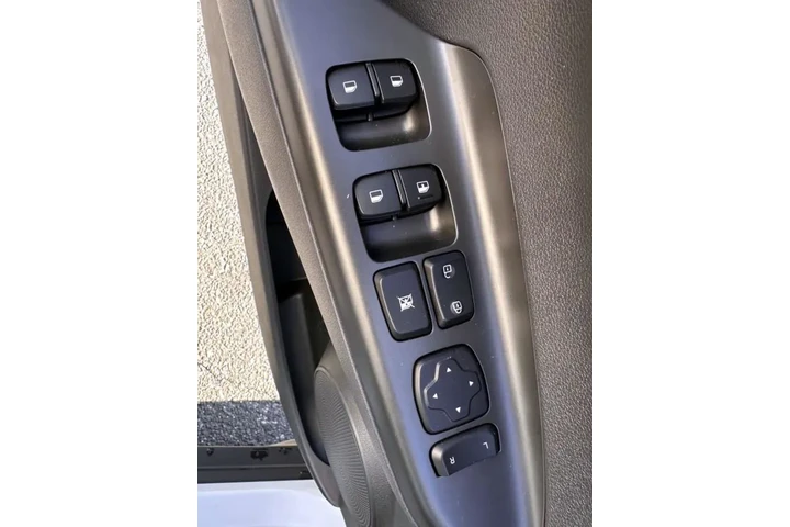 $18888 : Hyundai KONA 2023 AWD SE 4dr image 9