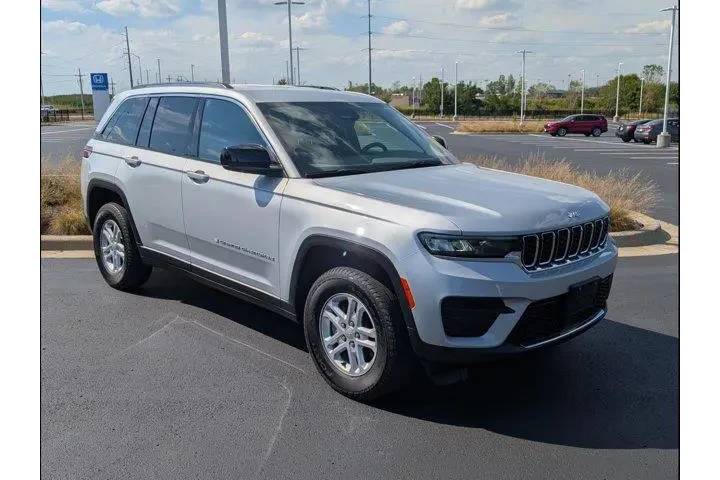 $29375 : Jeep Grand Cherokee 2024 4x4 image 1