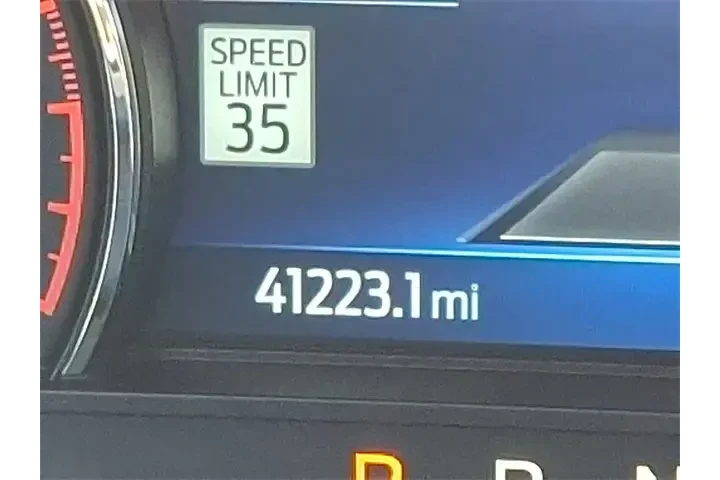 $31995 : Ford Explorer 2022 AWD XLT 4 image 5