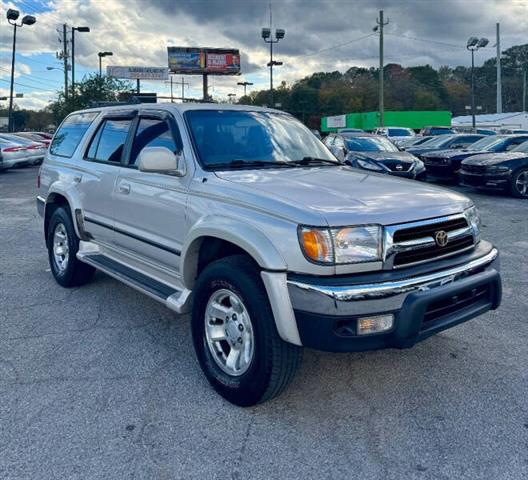 $4200 : 2000 4Runner SR5 image 1