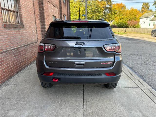 $18500 : 2020 Compass Trailhawk image 7