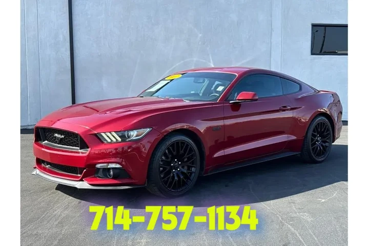 2017 Ford Mustang GT Coupe image 3
