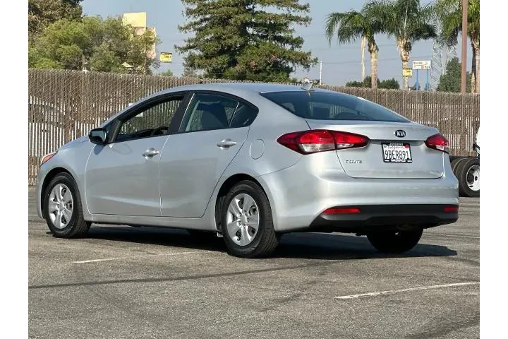 $11990 : Kia Forte 2017 LX 4dr Sedan image 5