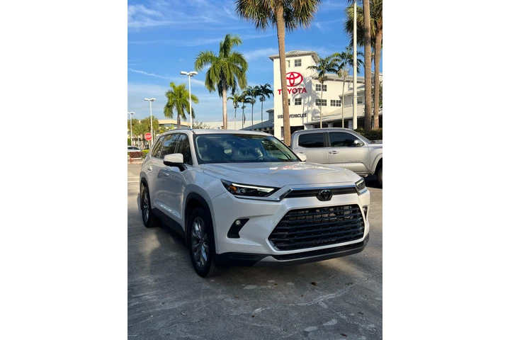 $47000 : TOYOTA GRAND HIGHLANDER LIMITE image 7