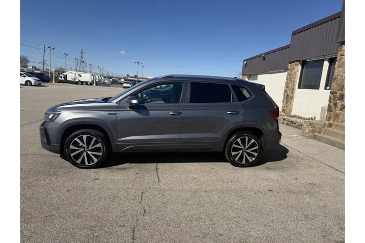 $17999 : 2024 Taos SE image 3